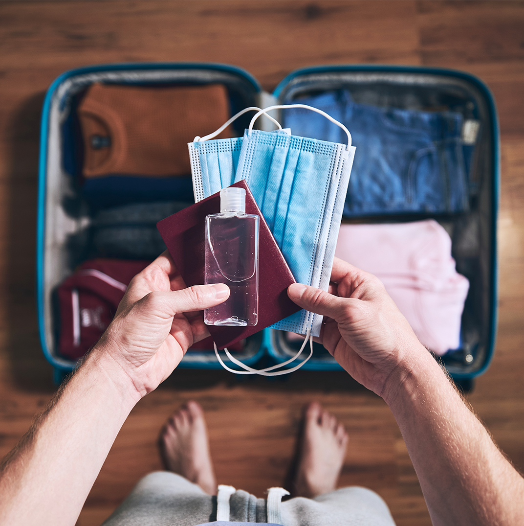 Travelling ke berbagai tempat baik dalam negeri maupun ke luar negeri memang sangat menyenangkan. Travelling bisa menjadi ajang untuk menemukan hal-hal baru, bahkan bisa menjadi solusi untuk melepaskan stres dari kegiatan sehari-hari.
Ternyata, tidak semua orang menyukai travelling. Hal ini dikarenakan biaya yang diperlukan cukup banyak, barang bawaan yang menyulitkan perjalanan, serta pelayanan maskapai ataupun tempat penginapan yang tidak sesuai ekspektasi. Tujuan travelling yang sebelumnya untuk pelepas stres malah menjadi penambah stres jika hal tersebut terjadi.
Namun, Anda tidak perlu khawatir. Perjalanan Anda tetap bisa hemat biaya, tidak rumit, aman dan nyaman, jika Anda memperhatikan hal-hal kecil yang bisa berdampak besar pada perjalanan Anda. Baik perjalanan ke luar ataupun dalam negeri, berikut adalah beberapa travelling hacks yang dapat Anda ikuti agar bisa melakukan perjalanan dengan hasil yang maksimal:
Perkirakan Jadwal Travelling dan Biaya Akomodasinya
Saat ingin merencanakan suatu perjalanan, Anda perlu memperhatikan tanggal-tanggal tertentu. Biasanya beberapa maskapai akan memberikan potongan harga atau promo lainnya pada waktu tertentu.
Gunakan aplikasi pemesanan tiket transportasi dikarenakan mereka sering memberikan info jika adanya promo berserta syarat dan ketentuannya. Perhatikan juga tiket yang Anda ingin pesan sudah mencakup fasilitas apa saja. Akan lebih baik jika sudah mencakup biaya bagasi sehingga tidak ada tambahan biaya mendadak saat check-in.
Selain itu, perlu juga memperhatikan biaya penginapan saat berada di tempat tujuan. Biasanya semakin lengkap fasilitas penginapan, biaya yang dibutuhkan juga semakin besar. Sesuaikan saja dengan budget dan keperluan Anda, apakah perlu tambahan kasur, water heater, sarapan pagi, dan lain sebagainya. Disarankan jangan terlalu berlebihan agar tidak terlalu banyak mengeluarkan biaya di penginapan.
List Barang Bawaan
Sebagian orang sering menyepelekan hal ini, padahal cukup penting untuk dilakukan. List barang bawaan dirasa perlu dan pilihlah mana barang yang memang benar-benar diperlukan dan mana yang tidak. Hal ini juga bertujuan untuk menghindari over baggage atau kelebihan muatan pada tas bawaan atau koper Anda. Perlu diingat, jika muatan yang Anda bawa melebihi kapasitas yang disediakan pada tiket perjalanan Anda maka bersiaplah mengeluarkan biaya lebih untuk menutupi hal tersebut.
Maksimalkan Ruang pada Koper/Tas Anda
Masih banyak orang yang belum bisa memanfaatkan ruang pada kopernya dengan baik. Menyusun barang bawaan pada koper tentunya tidak sama dengan menyusun barang pada lemari. Untuk memaksimalkan ruang pada koper atau tas bawaan, Anda dapat menggulung pakaian Anda; selipkan pakaian dalam, kaus kaki, atau barang kecil lainnya pada sepatu dan sela-sela yang kosong; atau Anda dapat pula menyusun pakaian secara selang seling dengan pakaian lainnya.
Berdasarkan list barang bawaan yang telah dibuat sebelumnya, tentukan juga tingkat prioritas kebutuhan dari barang tersebut. Jika dirasa sangat dibutuhkan taruhlah di bagian paling atas, sebaliknya jika kurang dibutuhkan taruhlah di bagian bawah koper atau tas Anda. Untuk dokumen penting, sebaiknya jangan diletakkan di dalam koper lebih baik dibawa bersama Anda. Periksa kembali barang bawaan Anda agar tidak ada yang tertinggal dan timbang untuk menghindari kelebihan berat bagasi.
List Tempat yang Ingin Dikunjungi
Hal ini juga dirasa perlu namun masih saja ada yang tidak melakukannya. List tempat yang ingin dikunjungi dapat menjadi acuan Anda saat berada di tempat tujuan, sehingga tidak kebingungan harus berkunjung ke tempat apa dan tidak membuang-buang waktu hanya untuk menentukan tempat yang ingin dikunjungi.
Sesuaikan list dengan jangka waktu Anda di tempat tujuan. Mintalah rekomendasi dari orang yang sudah pernah berkunjung ke tempat tersebut dan belajar dari pengalaman mereka agar tidak kesulitan saat perjalanan ke sana.
Cari Tahu Budaya Penduduk Setempat
Pernah mendengar istilah “Di mana bumi dipijak, disitu langit dijunjung”?
Saat Anda berkunjung ke suatu daerah, Anda perlu menghormati budaya penduduk setempat. Hal ini dikarenakan pasti ada perbedaan kecil maupun besar antara budaya Anda dengan budaya penduduk setempat. Bahkan jika Anda tidak terbiasa, Anda bisa mengalami culture shock atau gegar budaya.
Maka dari itu, pentingnya mengetahui budaya agar bisa memudahkan Anda selama perjalanan.
Gunakan Situs Web Maskapai Untuk Check-in
Saat ini check-in tidak perlu dilakukan secara manual, dengan situs web yang disediakan oleh maskapai, Anda dapat check-in dengan mudah. Bahkan di beberapa maskapai, Anda dapat memilih kursi sesuai dengan kenyamanan Anda. Perlu diingat, ketentuan setiap maskapai berbeda-beda jadi harap perhatikan dengan teliti.
Periksa Fasilitas dan Aturan Penginapan
Perlu diketahui setiap penginapan biasanya memiliki ketentuan tersendiri, termasuk jika kehilangan atau rusaknya fasilitas di kamar. Untuk list ketentuan biasanya terdapat di meja ataupun lemari di kamar penginapan.
Periksalah segala fasilitas yang tertera di list aturan tersebut ataupun di receipt pemesanan kamar yang Anda pesan. Jika tidak lengkap atau rusak sebelum Anda gunakan, laporkan pada pihak penginapan untuk menghindari kesalahpahaman pada saat check out nantinya. Anda bahkan bisa mengajukan pindah kamar jika fasilitas di kamar sebelumnya rusak atau tidak lengkap.
Maksimalkan Penggunaan Pelayanan dan Fasilitas Penginapan
Pengeluaran Anda untuk mengakomodasi penginapan tentu tidak sedikit. Apalagi jika Anda berada di tempat tersebut beberapa hari. Gunakanlah pelayanan dan fasilitas penginapan yang disediakan seperti sarapan pagi, gym, spa, ataupun kolam renang.
Hal ini dirasa perlu karena bisa menjadi referensi Anda untuk membandingkan pelayanan dan fasilitas di penginapan lainnya. Bahkan Anda bisa memberi saran penginapan secara detail kepada kerabat Anda yang juga ingin mengunjungi tempat tersebut.
List Barang yang Ingin Dibeli
Fungsi dari list ini sebagai pengingat dan pengontrol pengeluaran Anda saat melakukan perjalanan. Terutama bagi Anda yang pelupa atau bahkan suka lupa diri saat berbelanja. List ini akan lebih baik jika mencantumkan perkiraan harga barang yang ingin dibeli. Jadi, Anda bisa mengalokasikan biaya untuk berbelanja agar tidak terpakai untuk kebutuhan lain selama perjalanan.
Cobalah Untuk Menawar Menggunakan Bahasa Setempat
Kembali lagi ke poin budaya, bahasa juga mempengaruhi kemudahan Anda dalam berbelanja. Prasangka orang lain terhadap latar belakang negara asal kita tentu berbeda-beda. Hal ini biasanya yang menjadi patokan penjual memberikan harga pada turis.
Jika Anda bisa berbicara bahasa setempat, gunakanlah saat ingin menawar harga barang yang ingin Anda beli. Selain memudahkan Anda untuk berinteraksi dengan penjual, bahasa juga membuat Anda seperti telah mengenali tempat tersebut. Jadi para penjual pun segan dan mau menurunkan harga barang mereka.
Hunting Kuliner Khas Lokal
Ini salah satu kewajiban jika Anda berkunjung ke negara baru. Cobalah untuk meminta saran dari penduduk setempat tentang kuliner khas daerah tersebut. Bisa jadi ada makanan-makanan unik yang bisa Anda temukan padahal tidak tertera di internet.
Namun tetap perlu diingat, jangan terlalu kalap. Belilah makanan khas tersebut saat jam makan, agar tidak terbuang-buang. Tanyakan juga harga dari makanan yang ingin di beli kepada penjual dan sesuaikan dengan budget Anda.
Jangan Lupa istirahat dan Minum Vitamin
Terkadang karena terlalu asik di perjalanan, Anda jadi lupa untuk istirahat. Padahal tubuh Anda juga perlu istirahat setelah berkeliling kota seharian.
Aturlah jadwal perjalanan Anda sebaik mungkin, agar tubuh tetap bisa mendapat istirahat yang cukup. Serta selalu minum vitamin setiap hari, agar tubuh tetap fit dan tidak mengacaukan rencana perjalanan Anda.
Malam terakhir = Malam Packing
Malam terakhir setelah perjalanan panjang memang melelahkan, namun Anda tetap harus mengemas kembali barang bawaan Anda ke dalam koper. Biasanya barang bawaan Anda pada saat pulang lebih banyak daripada saat berangkat. Dikarenakan adanya belanjaan dan oleh-oleh yang mungkin tidak muat untuk dimasukkan dalam koper.
Maka dari itu, pastikan malam terakhir menjadi waktu Anda untuk mengemas barang. Jangan sampai Anda menunda waktu packing dan terburu-buru di keesokan harinya. Mengingat besok harus check out dari penginapan dan perjalanan pulang.
Gunakan Asuransi Untuk Keamanan Perjalanan Anda
Last but not least, untuk menjaga perjalanan Anda dari hal-hal yang tidak diinginkan, gunakan asuransi perjalanan untuk perjalanan yang aman dan nyaman. Asuransi perjalanan berfungsi untuk menutup biaya-biaya tidak terduga saat perjalanan yang telah Anda rencanakan tidak berjalan dengan baik. Contohnya yaitu jika penerbangan Anda dibatalkan atau anda perlu menjadwal ulang penerbangan Anda karena hal mendesak, kehilangan bagasi, biaya visa yang ditolak, serta kemungkinan terburuk termasuk kecelakaan sampai kematian saat perjalanan.
Untuk masalah asuransi perjalanan, Anda dapat mempercayakan kepada AMANYAMAN! Selain bisa mendapatkan sejumlah jaminan yang menguntungkan, Anda juga bisa mendapat 2x proteksi perjalanan, bebas biaya rebooking tiket, jaminan di luar maupun dalam negeri misalnya pengobatan lanjutan di Indonesia, serta klaim asuransi 24 jam di mana saja dan kapan saja.
Itulah beberapa travelling hacks yang bisa Anda terapkan untuk memudahkan perjalanan Anda. Semoga bisa membantu!
